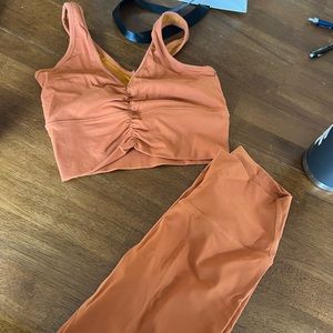 Local Boutique Brand workout set - fits like lulu align